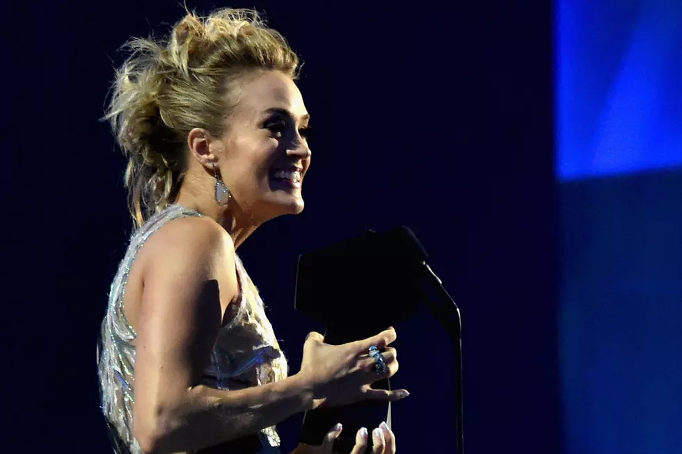 New Carrie Underwood Picture Tells Us One Thing: She’s in the Studio