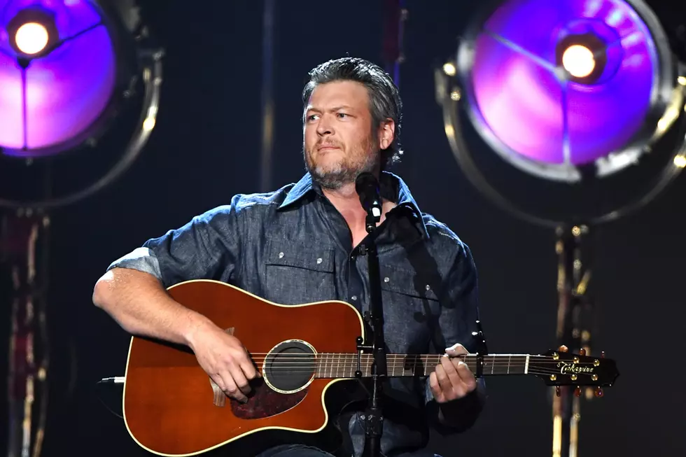 Blake Shelton Delivers Poignant ‘I Lived It’ on ACMs as Gwen Stefani Sings Along